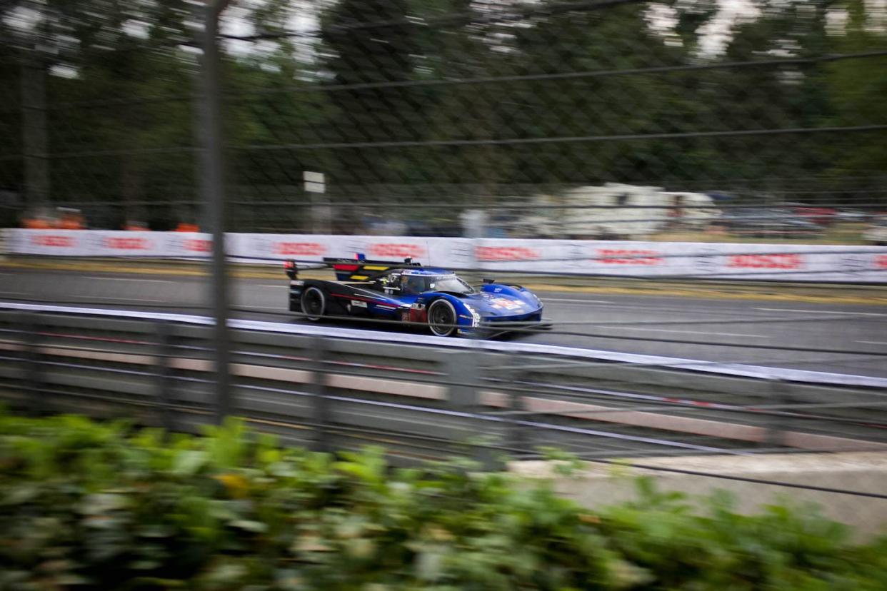 24 hours of le mans cadillac race car