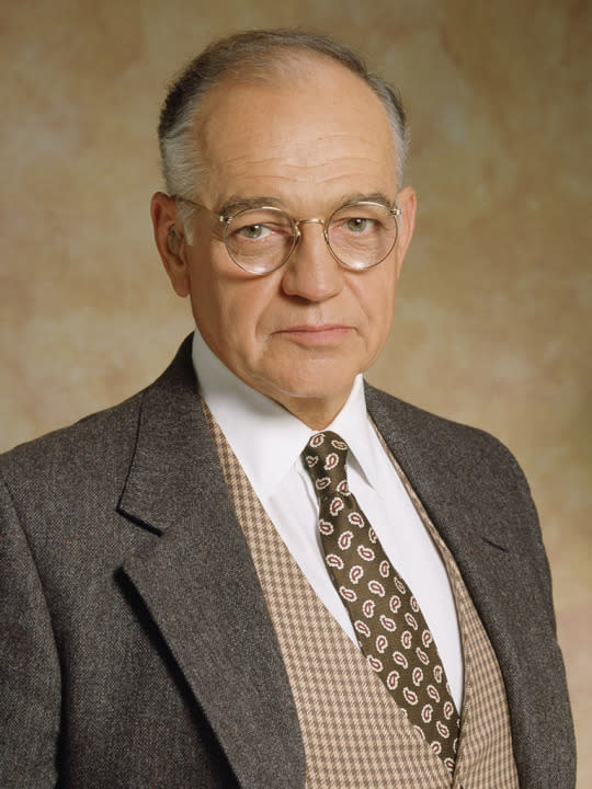 “L.A. Law” star Richard Dysart passed away April 5 after a long illness at the age of 86. Dysart started out in theater and radio and appeared in films like “Pale Rider” and “Mask” before taking the role of senior partner Leland McKenzie on NBC’s 1986-94 legal drama, earning an Emmy for best supporting actor in a drama in 1992. (Source: Yahoo Magazines PYC)