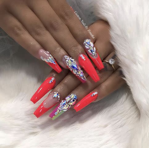 <p><a href="https://www.instagram.com/p/B0gVa6jnWKs/?hl=en" data-component="link" data-source="inlineLink" data-type="externalLink" data-ordinal="1">@customnails1</a> / Instagram</p>