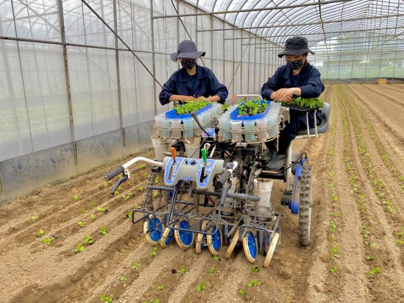 人機一體專業代耕　農機具輔助更新服務