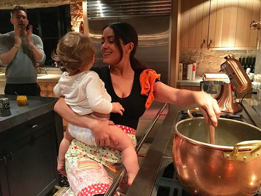 <p>Now this is the kind of house guest we can get on board with! The actress posted this shot of an epic night at the home of pals Ryan Reynolds and Blake Lively. “When your friends invite you for dinner and you end up doing all the work,” Hayek joked, as she’s shown mixing up a big pot of goodness while holding the couple’s 10-month-old daughter, Ines. (Photo: <a rel="nofollow noopener" href="https://www.instagram.com/p/BXoF283B8T-/?taken-by=salmahayek" target="_blank" data-ylk="slk:Salma Hayek via Instagram;elm:context_link;itc:0;sec:content-canvas" class="link ">Salma Hayek via Instagram</a>) </p>