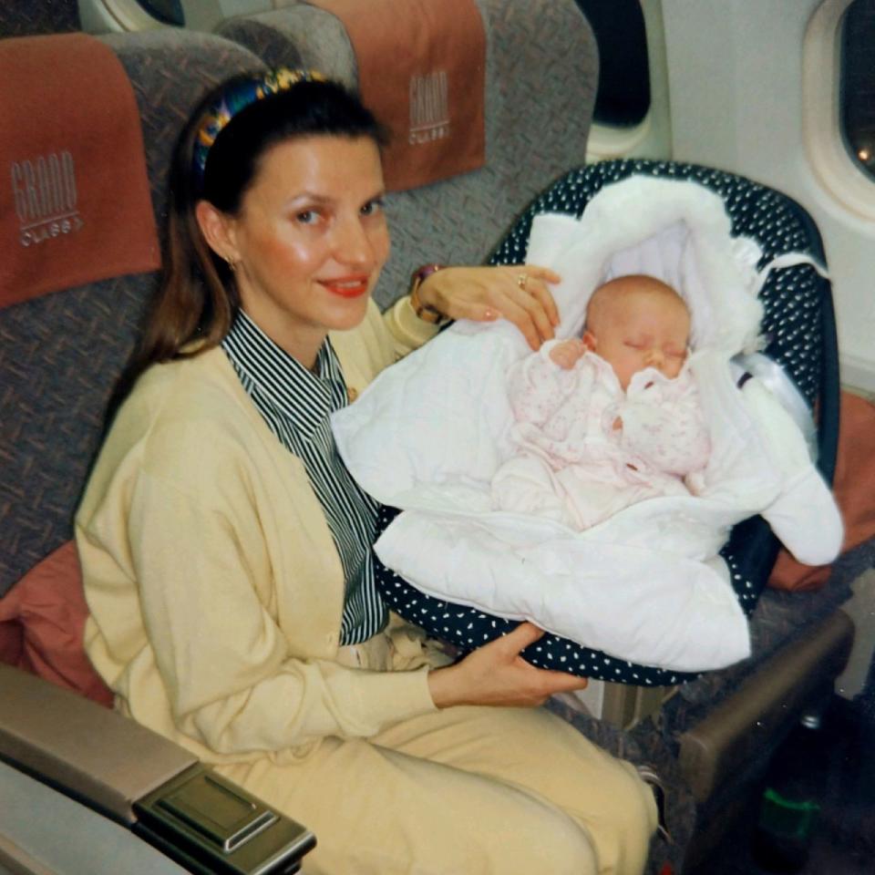 Los padres de Fila dicen que siempre se sintió cómoda en los aviones, incluso de bebé. Cortesía de Gloria Fila.