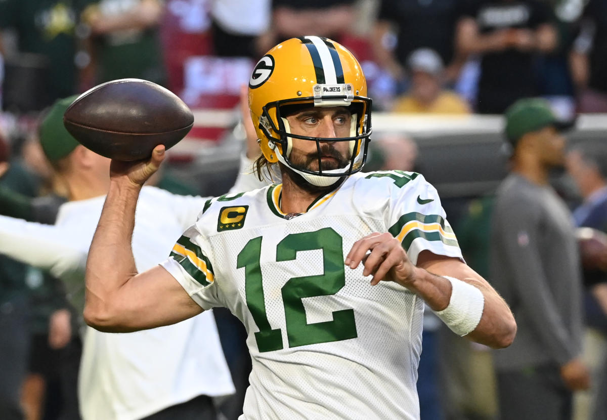 Aaron Rodgers Out After Positive Coronavirus Test - The New York Times