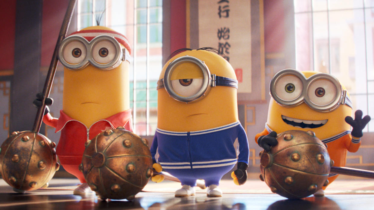  Minions in Minions: The Rise Of Gru 