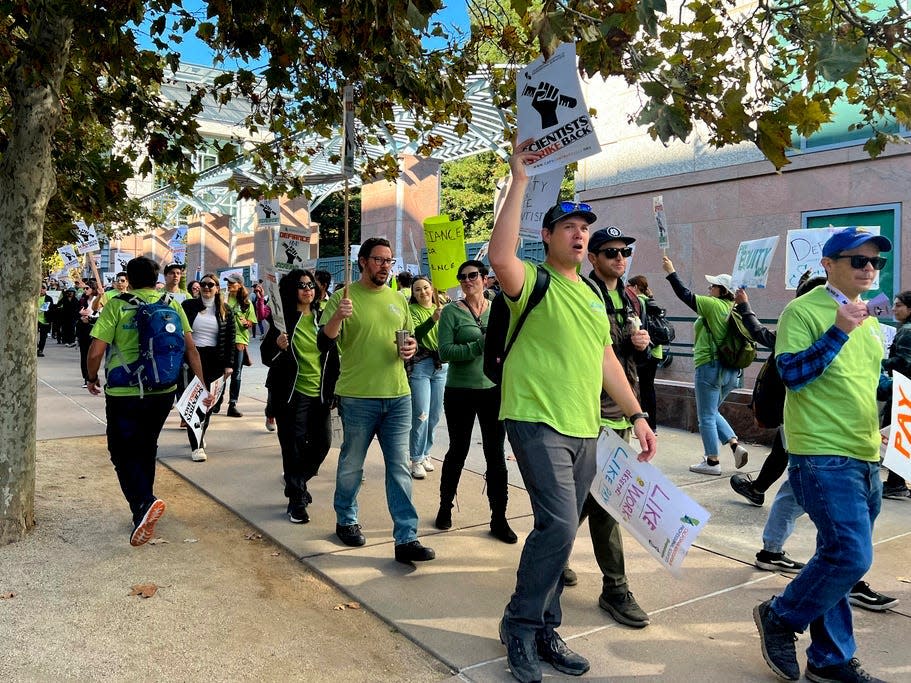 workers on strike