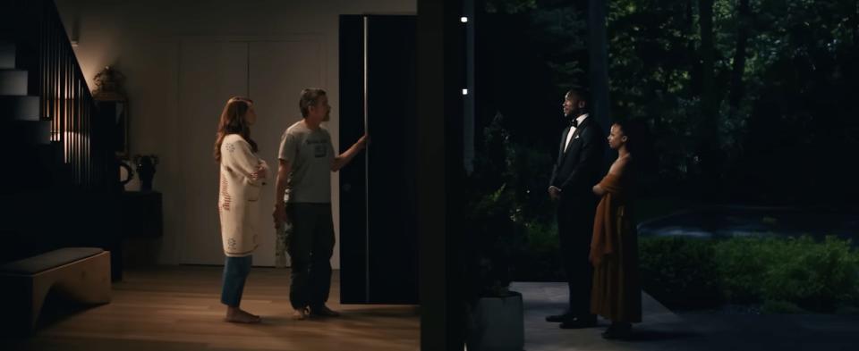 Julia Roberts and Ethan Hawke at the front door by Mahershala Ali and Myha'la Herrold