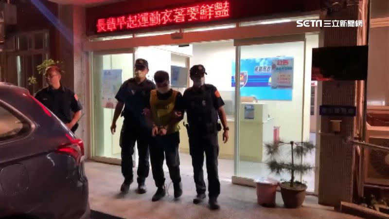 警方將嫌犯逮捕到案。