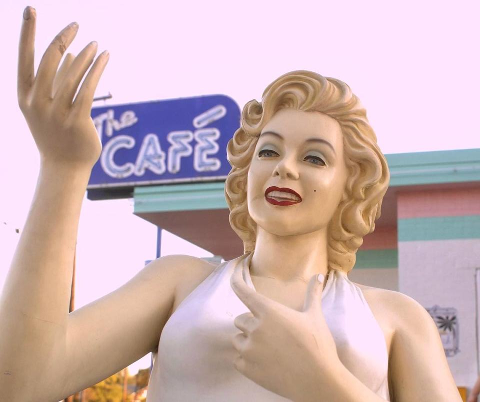 A Marilyn Monroe statue and another of a police officer are staying atop The Cafe in Haltom City, but the restaurant is changing to a Dickey’s Barbecue Pit with a larger menu and longer hours. Ian McVea/Star-Telegram archives