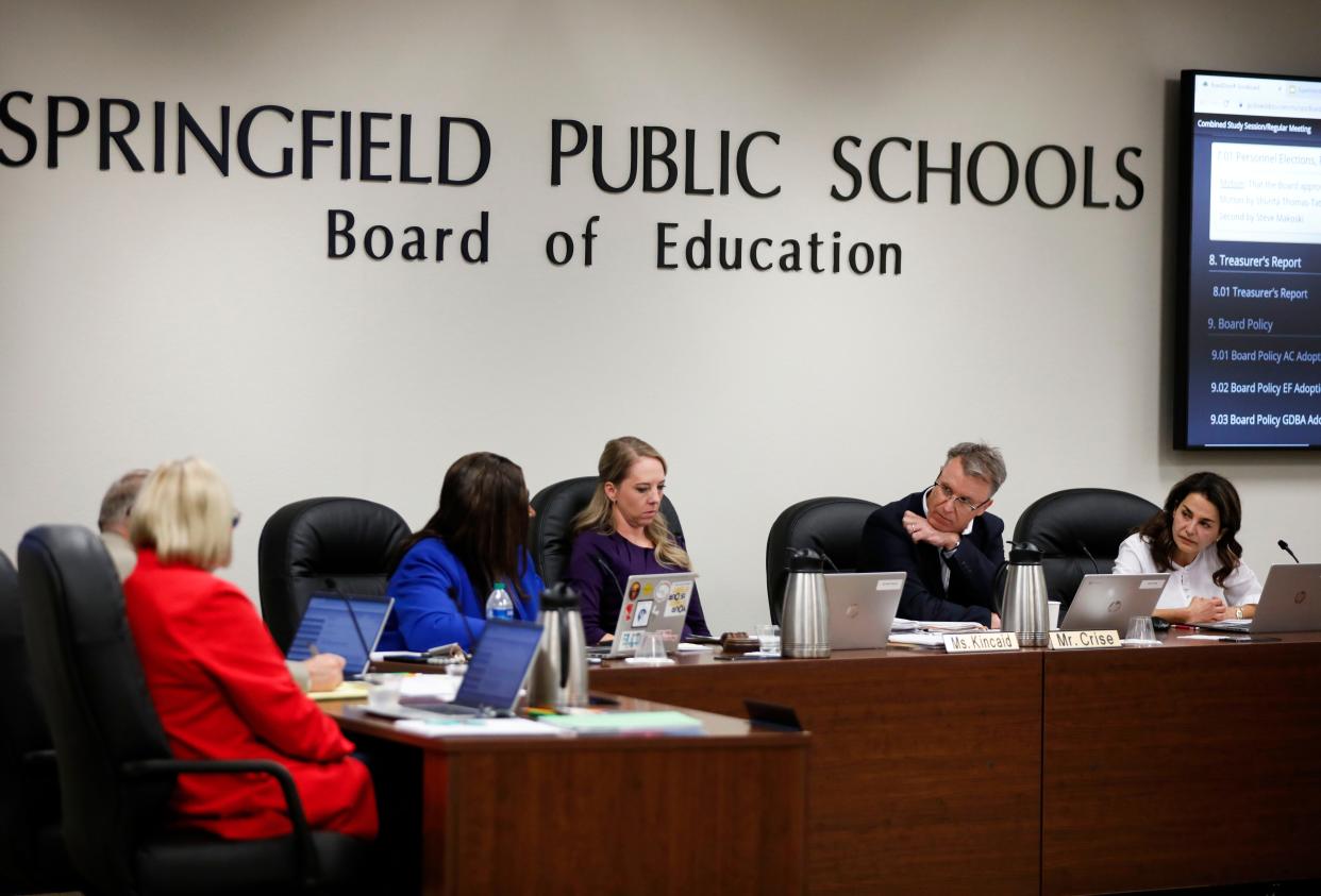 The Springfield school board voted Tuesday to approve a higher-than-usual incentive for employees who notify the district by Nov. 30 of plans to retire or resign at the end of the 2023-24 year.