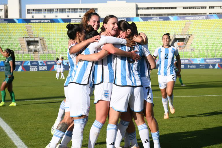 La selección argentina cosechó un triunfo, una parda y una derrota en Santiago 2023