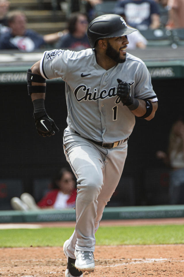 White Sox rally for 3 runs in ninth, beat Guardians 5-3 as teams