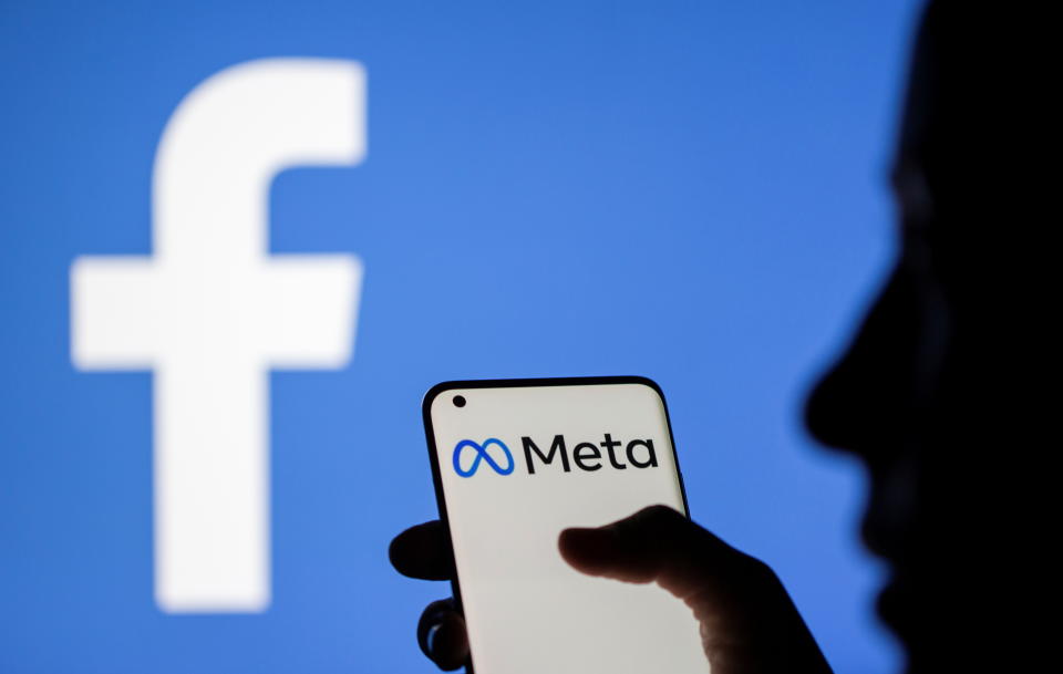 Metas Herzstück Facebook: Das weltgrößte Social Network ist 20 Jahre alt (Foto: REUTERS/Dado Ruvic/Illustration)