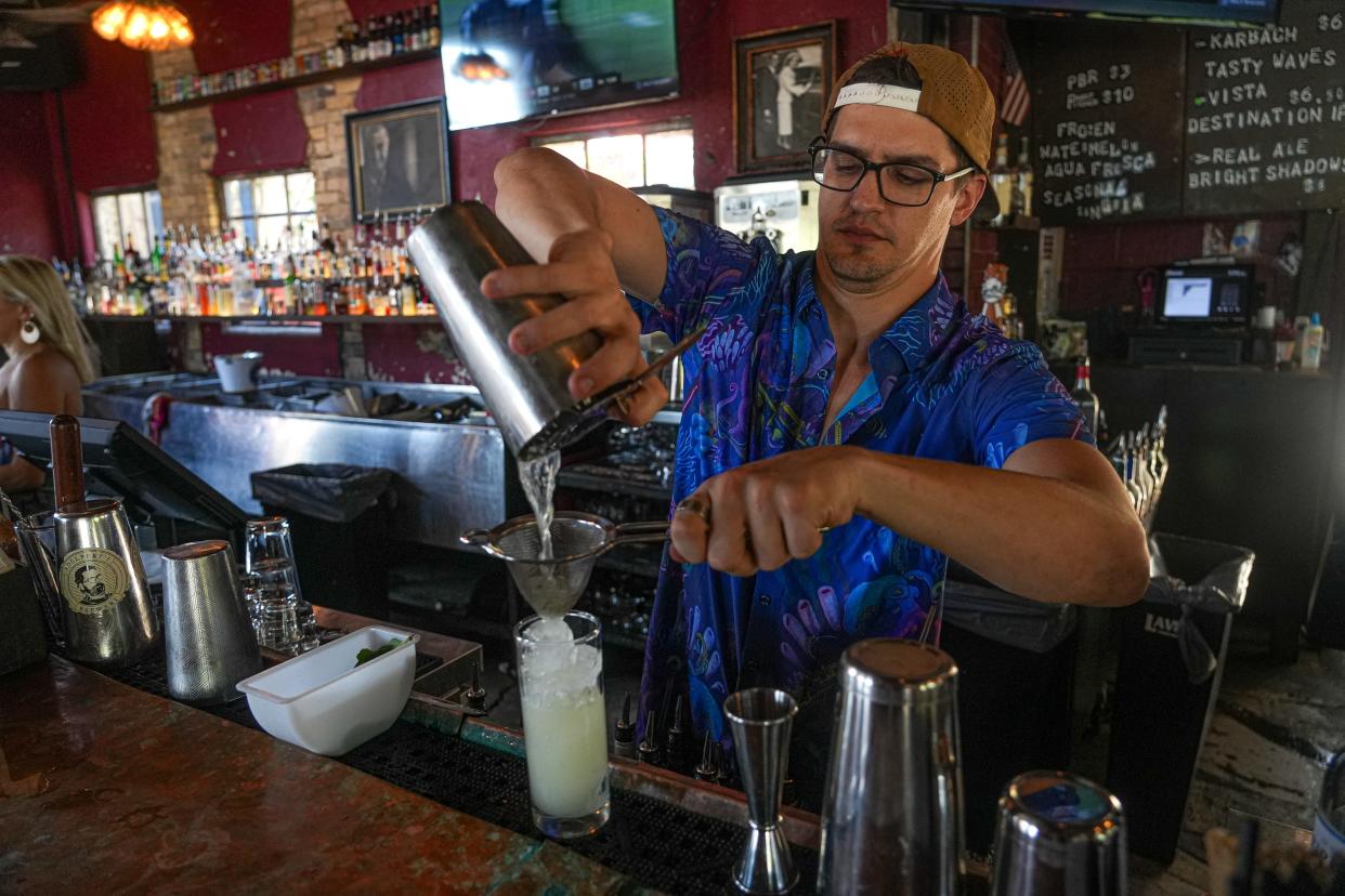 Zelicks Icehouse offers plenty of mixed drinks.