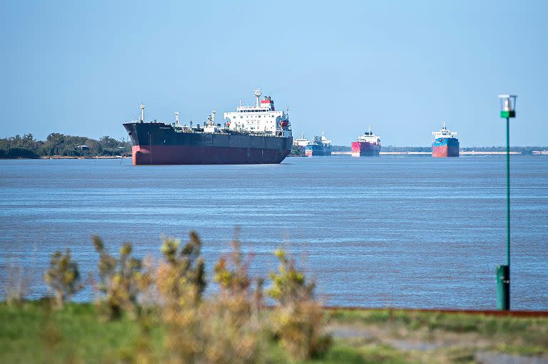 A la altura de Rosario es crítica la situación del caudal del Paraná para la navegación