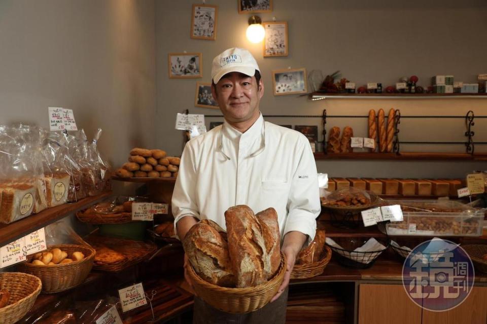 野上智寬是讓台灣吃得到日法經典麵包的烘焙使者，多位台灣世界麵包冠軍師傅們，都曾來向他習藝。