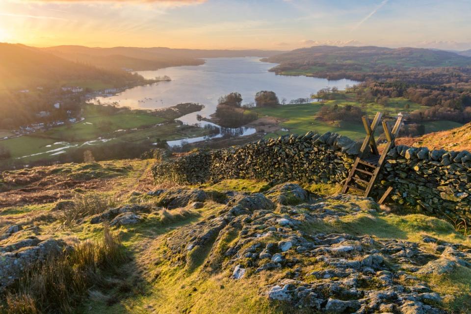 Windermere at sunrise from Loughrigg Fell summit at Todd Crag (Getty)