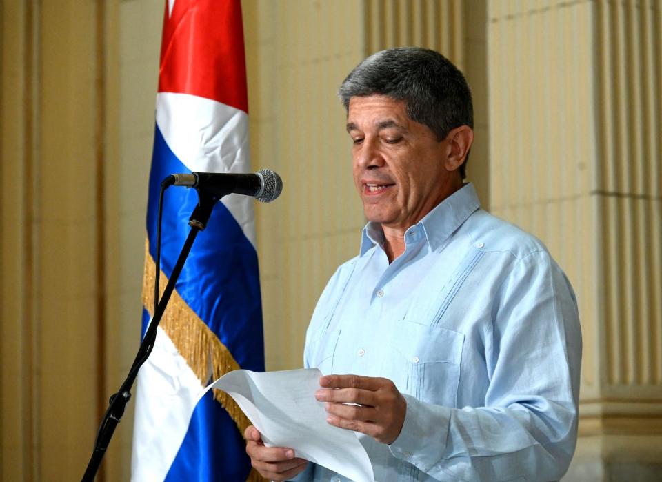 Cuban Foreign Vice Minister Carlos Fernandez de Cossio rejected U.S. press reports about a planned Chinese espionage base there during a press conference on June 8, 2023. <a href="https://www.gettyimages.com/detail/news-photo/cuban-foreign-vice-minister-carlos-fernandez-de-cossio-news-photo/1258544010?adppopup=true" rel="nofollow noopener" target="_blank" data-ylk="slk:Yamil Lage/AFP via Getty Images;elm:context_link;itc:0;sec:content-canvas" class="link ">Yamil Lage/AFP via Getty Images</a>