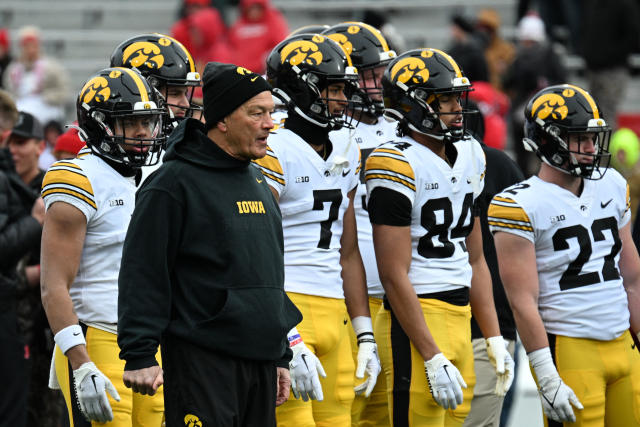 Eight Hawkeyes offensive players earn Big Ten recognition