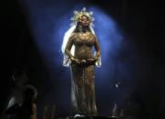 Beyonce canta en la ceremonia de los premios Grammy el domingo 12 de febrero del 2017 en Los Angeles. (Foto por Matt Sayles/Invision/AP)