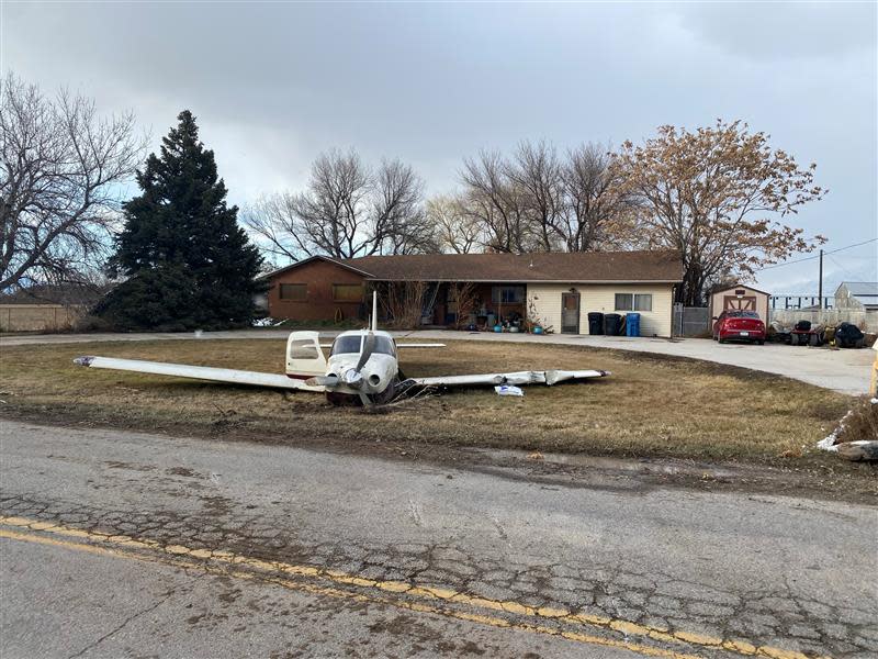 Plane emergency lands in a front yard in Spanish Fork on Saturday, Feb. 10. (KTVX/Dennis Dolan)
