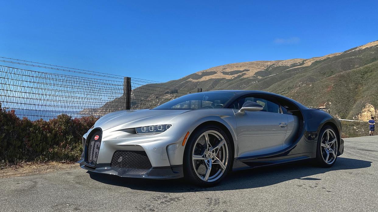 a bugatti chiron super sport car