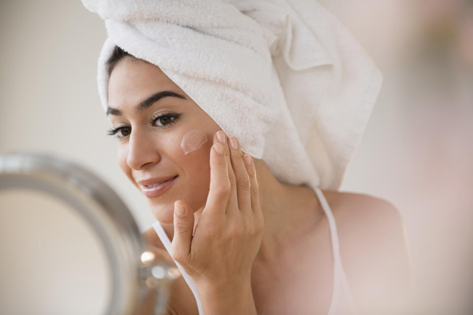 Winter weather can be tough on the skin. Neutrogena's top-rated moisturizer helps keep your skin looking supple all year long. (Image via Getty Images)