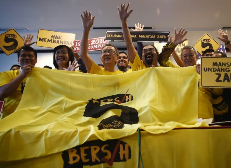 Malaysian activist group known as Bersih plans to cap a seven-week roadshow with a November 19 rally in the capital to demand the scandal-tainted prime minister's resignation