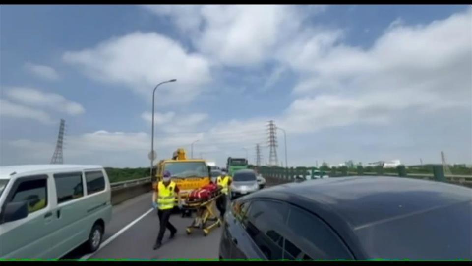 疑超車釀禍！大貨車撞自小客車　桃園台６６線六車連環撞釀兩傷