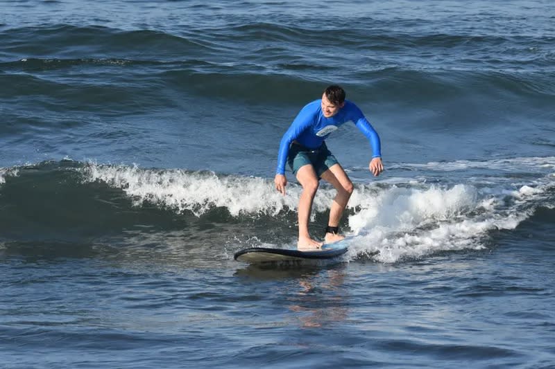 Surfing Lesson at Old Man's Beach in Canggu. (Photo: Klook SG)