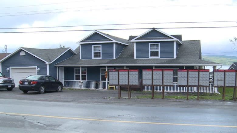 Envelope eyesore: Benoit's Cove man mad over mailboxes installed on front lawn