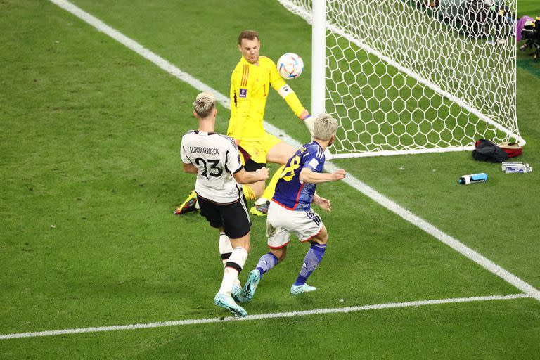 Takuma Asano cambió el partido para Japón