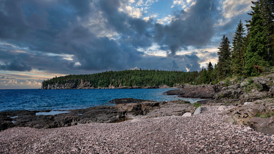 The rocky coastline of Lake Superior in Duluth, Minnesota