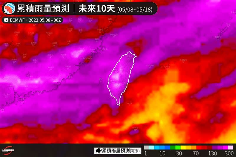 一長條的紫色雨帶覆蓋台灣本島。（圖／翻攝自「台灣颱風論壇｜天氣特急」臉書粉專）