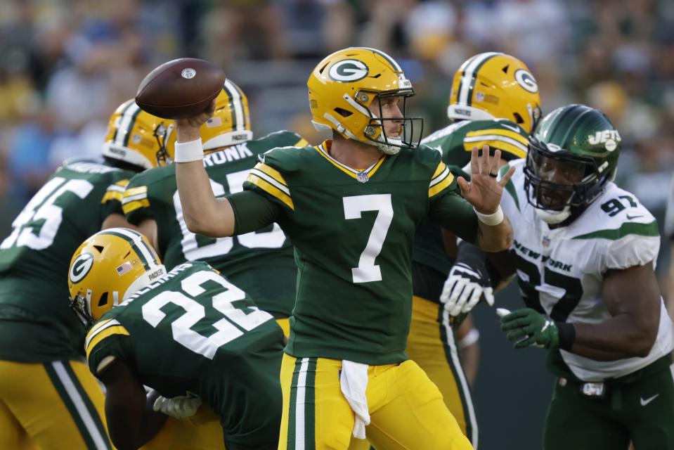 Green Bay Packers' Kurt Benkert throws during the second half of a preseason NFL football game against the New York Jets Saturday, Aug. 21, 2021, in Green Bay, Wis. (AP Photo/Matt Ludtke)
