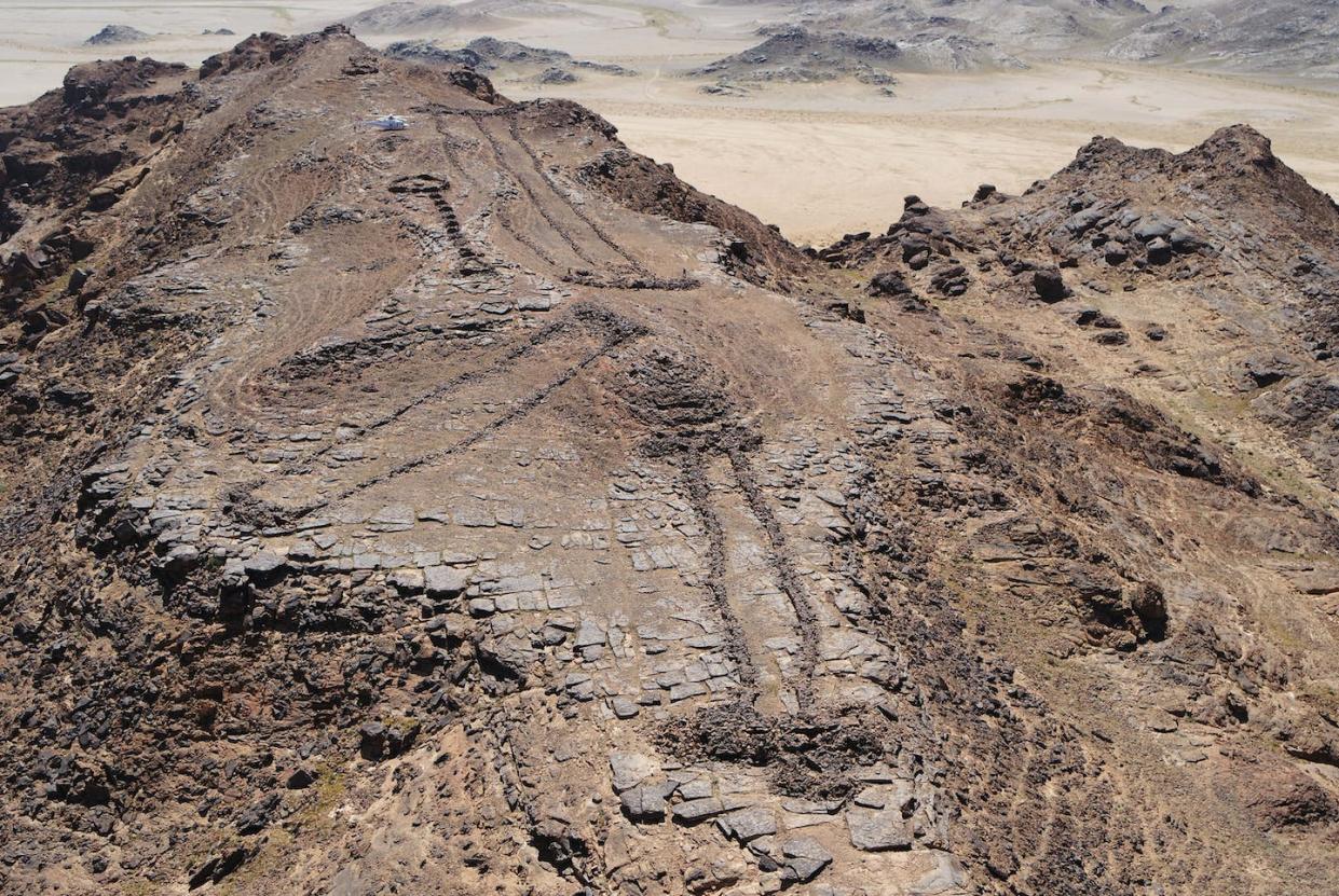 A group of three mustatil and later Bronze Age funerary pendants on a rocky outcrop, southeast of AlUla County. AAKSA / The Royal Commission for AlUla, Author provided