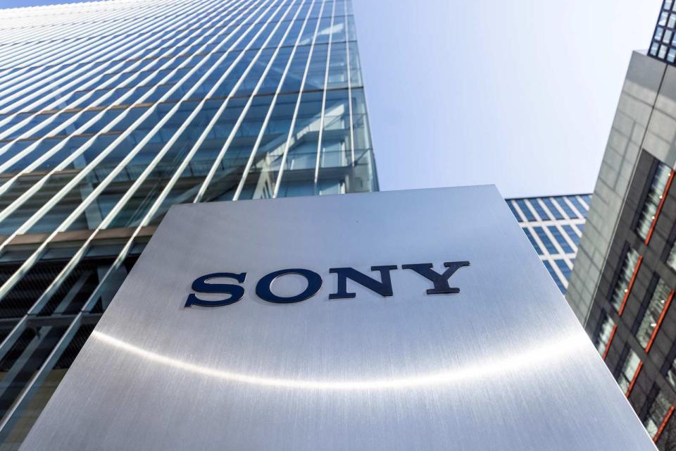 The logo of Japanese tech giant Sony is displayed at an entrance to the company's headquarters building in Tokyo on February 2, 2022. (Photo by Behrouz MEHRI / AFP) (Photo by BEHROUZ MEHRI/AFP via Getty Images)