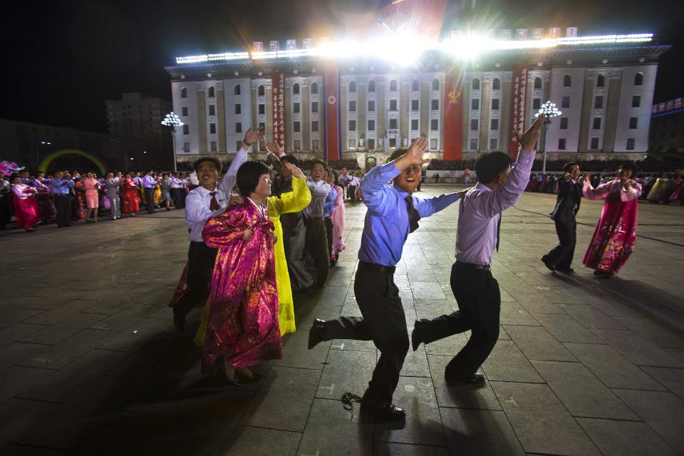 North Korea dance