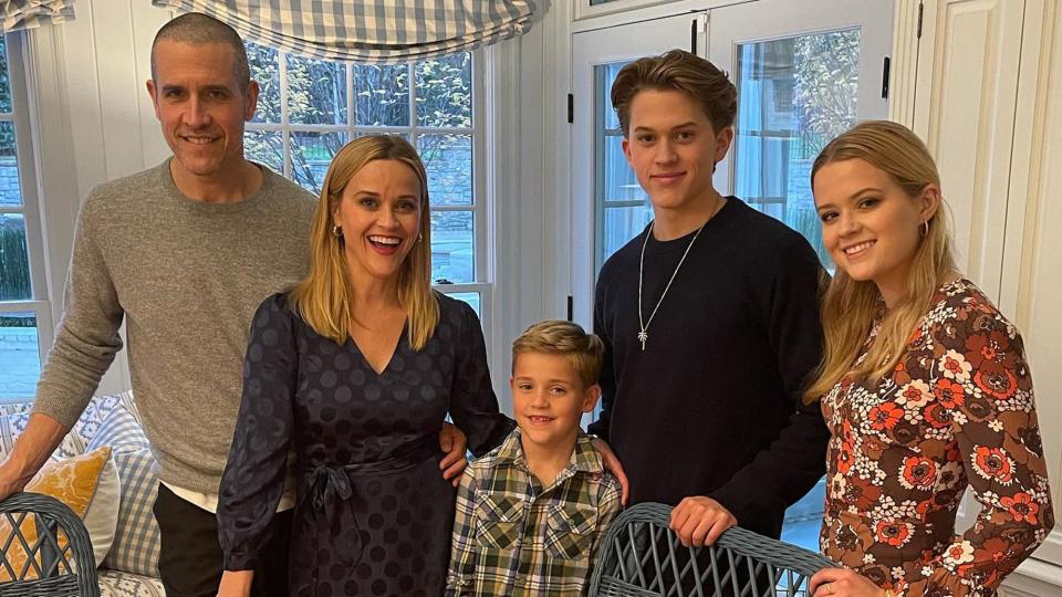 Reese Witherspoon and family on Thanksgiving