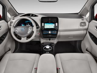 2015 Nissan Leaf 4-door HB SL Dashboard