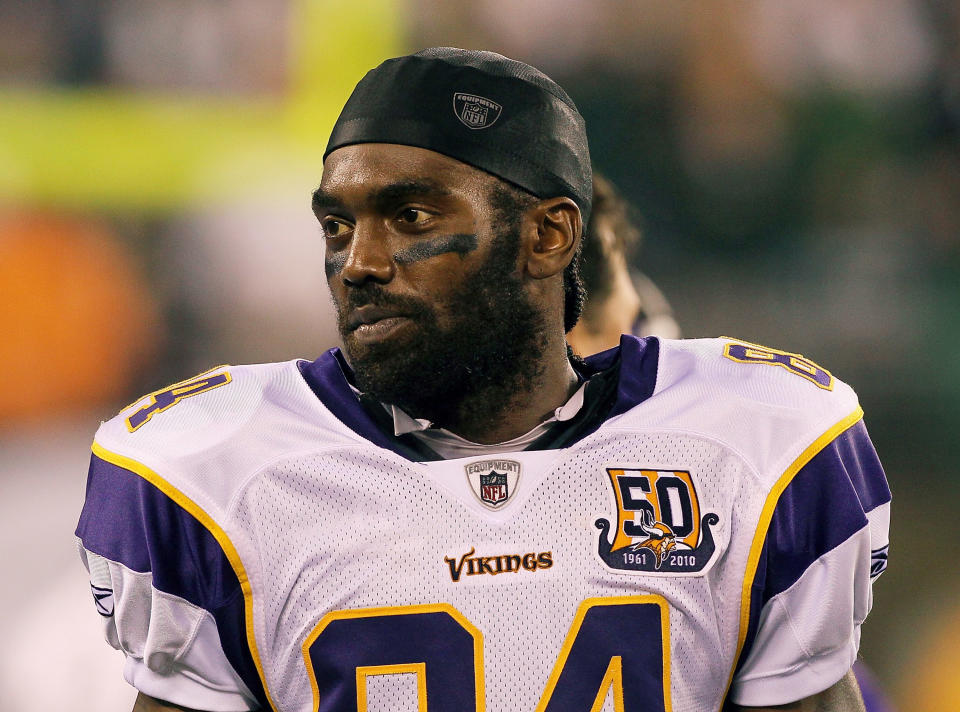 FILE: Randy Moss Announces Retirement