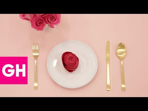 Rose Napkin Folding Idea