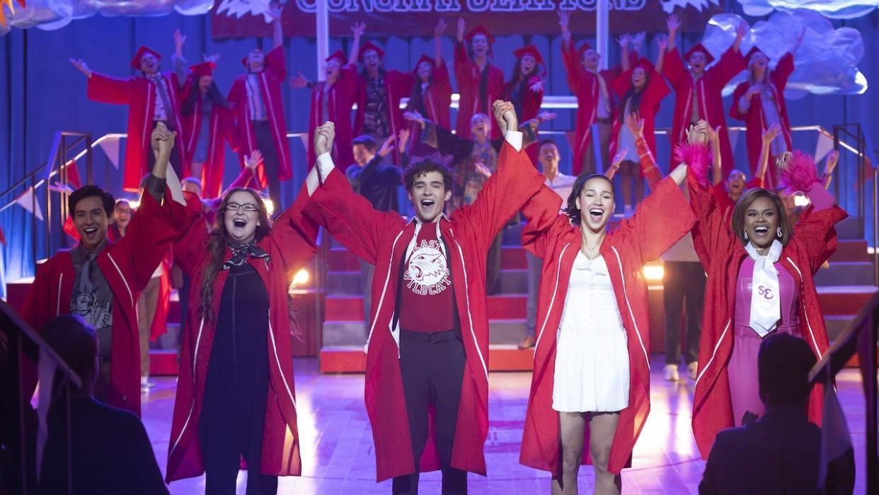  cast of High School Musical the series final season on stage 