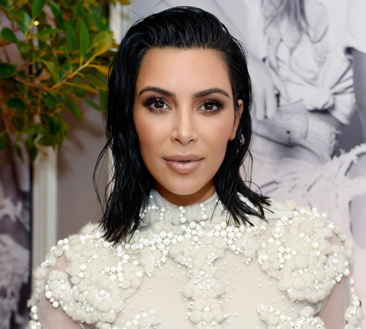 Kim Kardashian Poses Naked While Climbing A Tree—yes Really 