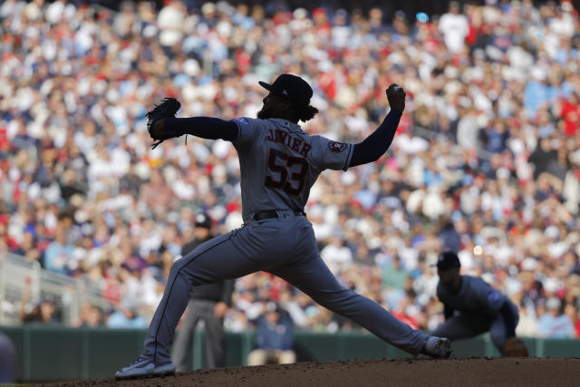 Astros pound 4 homers, with a pair by Abreu, to rout Twins 9-1 and take 2-1  ALDS lead