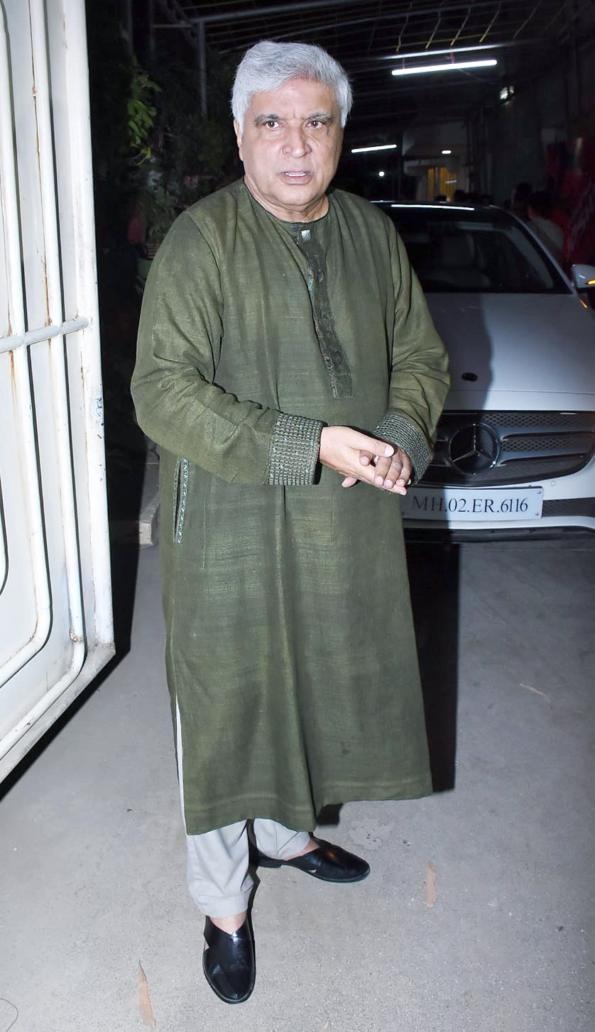 Javed Akhtar came in to support good friend Anil Kapoor and family. 
