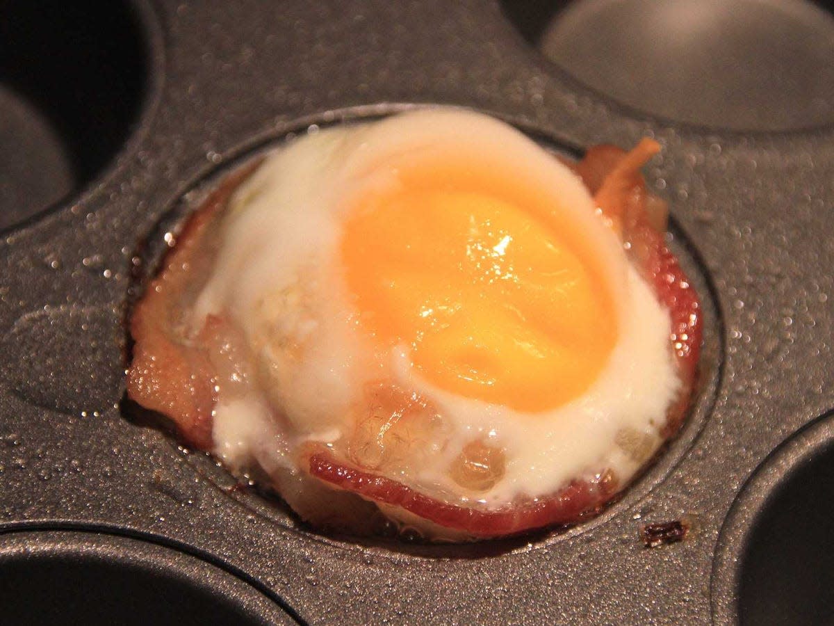 baking eggs in muffin tray