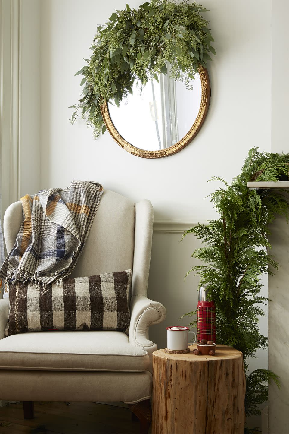 <p>Make even the smallest of spaces feel as bright and beautiful as the great doors by bringing the outside in. Spruce up fireplace mantels, bannisters, shelves, and wall mirrors with live greenery. </p>