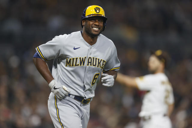 Azocar lifts Padres to 3-2 win over Brewers in 10 innings