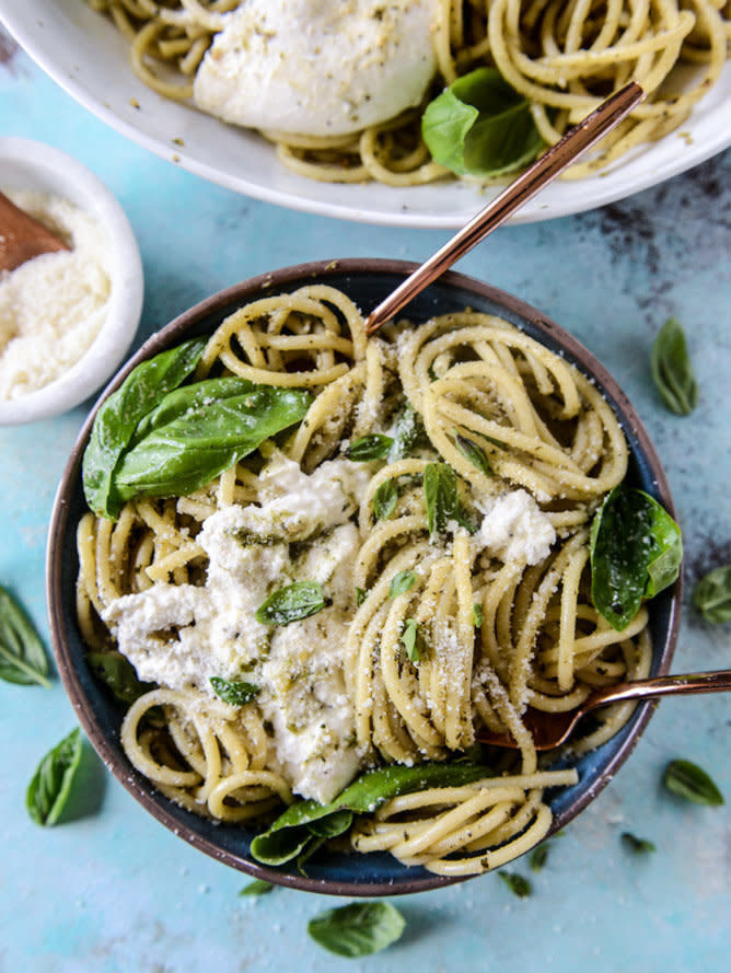 <strong>Get the <a href="http://www.howsweeteats.com/2016/08/pesto-and-burrata-bucatini/" target="_blank">Pesto and Burrata Bucatini recipe</a>&nbsp;from How Sweet It Is</strong>