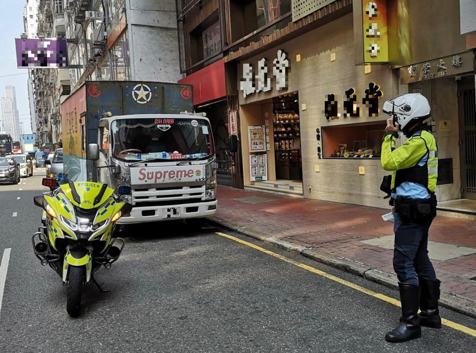 警打擊港島違泊 單日發3108張「牛肉乾」